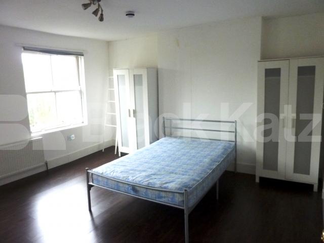 			1 Bedroom, 1 bath, 1 reception Flat			 Hillmarton Road, HILLMARTON CONSERVATION 